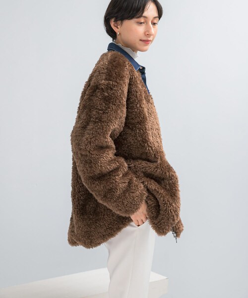 URBAN RESEARCH ROSSO（アーバンリサーチロッソ）の「『WEB/一部店舗限定』ノーカラーファーボアZIPブルゾン（ノーカラージャケット・レディース・BROWN/GREIGE・FREE）」の9枚目の写真