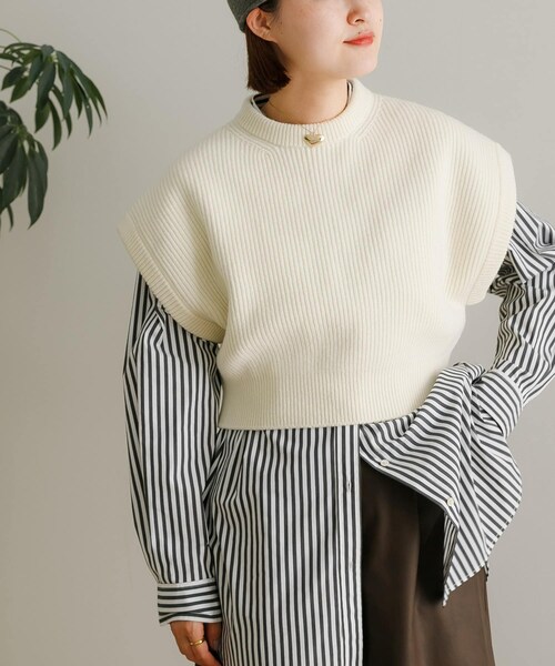 URBAN RESEARCH（アーバンリサーチ）の「『別注』ROUTINE×URBAN RESEARCH　WOOL KNIT VEST（ベスト・レディース・WHITE/BLACK/GREEN/WINE・-）」の7枚目の写真