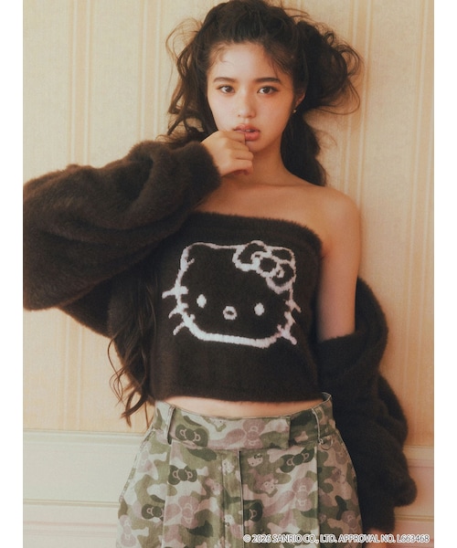 CALNAMUR（カルナムール）の「【HELLO KITTYコラボ】シャギーニットアンサンブル（ニット/セーター・レディース・チャコールグレー/レッド・F）」の3枚目の写真