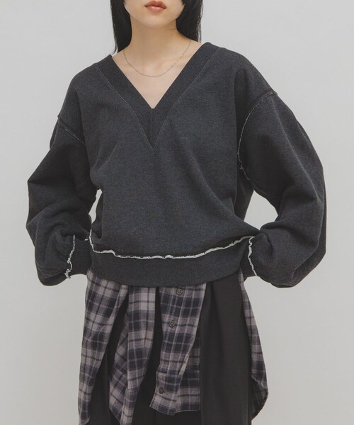 KBF（ケイビーエフ）の「2WAYルーズスウェット（Tシャツ/カットソー・レディース・BEIGE/LATTE/CHARCOAL・One）」の6枚目の写真