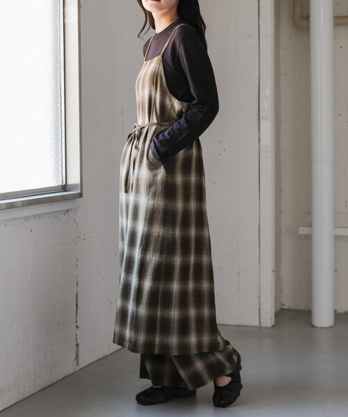 URBAN RESEARCH DOORS(アーバンリサーチドアーズ)の「FORK&SPOON オンブレチェックエプロンワンピース(ワンピース・レディース・BLU×BRN/BEG×KHK・1/2)」の15枚目の写真