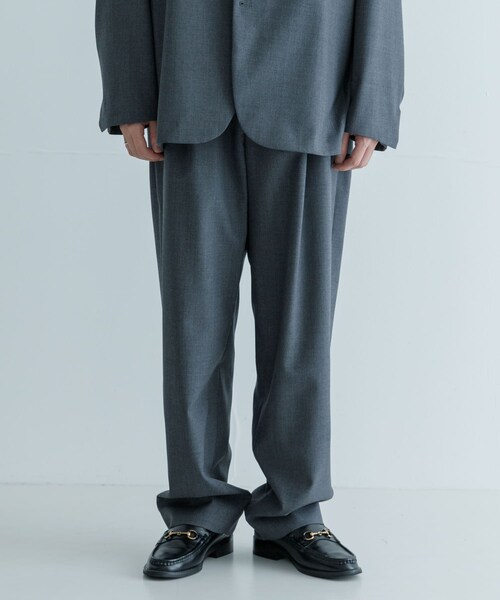 URBAN RESEARCH（アーバンリサーチ）の「ATON　WOOL TROPICAL TAPERED PANTS（その他パンツ・メンズ・303 T.GRAY/005 BLK・4/6）」の3枚目の写真