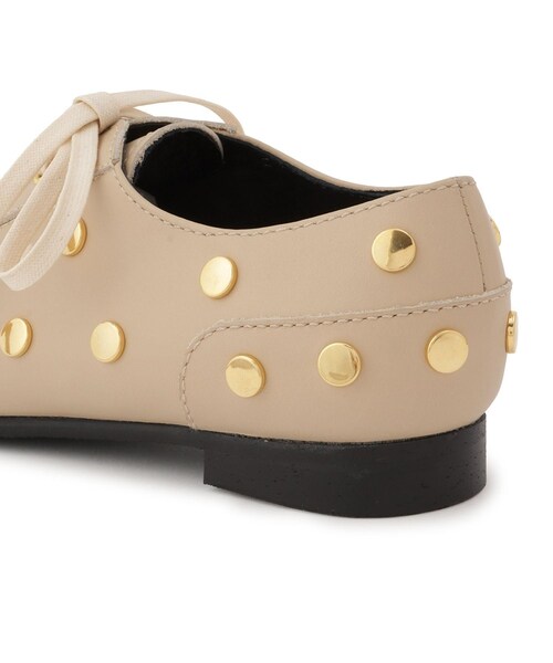 ADAM ET ROPE'（アダムエロペ）の「【LACADE（ラカド）】RENJI / STUDS ALL OVER（ドレスシューズ・レディース・ベージュ・36.0/37.0/38.0）」の8枚目の写真