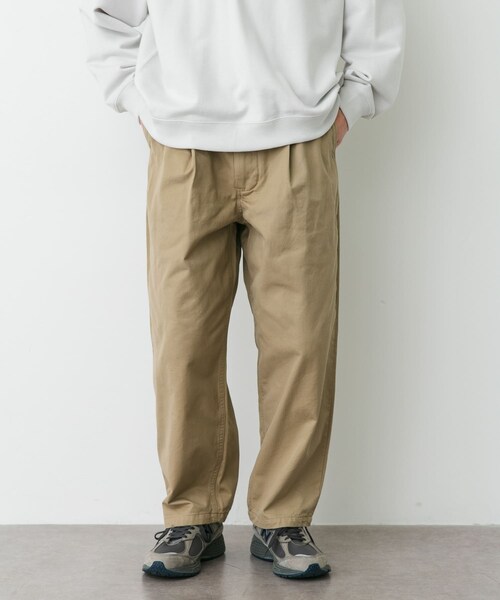 URBAN RESEARCH DOORS（アーバンリサーチドアーズ）の「STILL BY HAND　SELVEDGE 1 PLEAT PANTS（その他パンツ・メンズ・BEIGE/BLACK NAVY・44/46/48）」の3枚目の写真