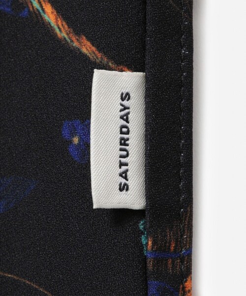 Saturdays NYC(サタデーズ ニューヨークシティ )の「Canty Floral Print SS Shirt(シャツ/ブラウス・レディース・ブラック/ホワイト・L/M/S/XL/XS)」の16枚目の写真