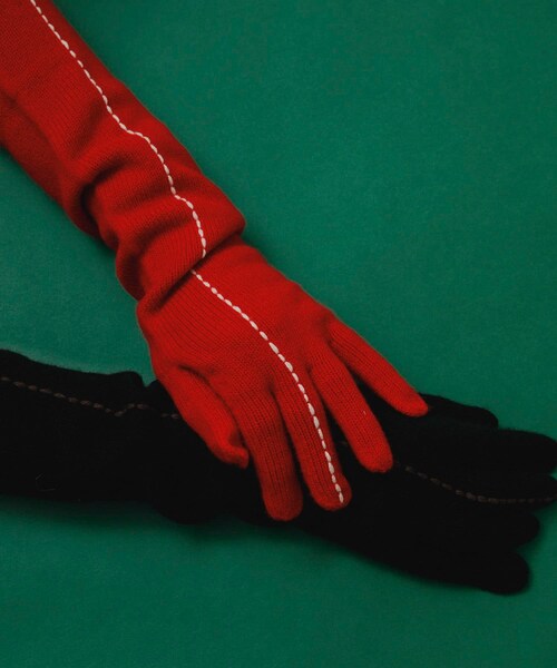 URBAN RESEARCH（アーバンリサーチ）の「kokyo　Long Stitch Gloves（ベルト・レディース・Red/Black・Free）」の3枚目の写真