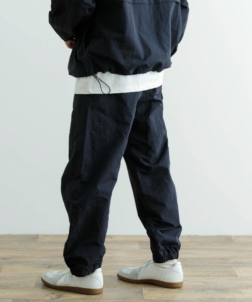 ITEMS URBANRESEARCH（アイテムズ アーバンリサーチ）の「ddp　Nylon Wide Pants（その他パンツ・メンズ・BLK/IVO/BLU・M/L）」の17枚目の写真