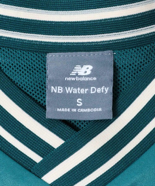 URBAN RESEARCH DOORS(アーバンリサーチドアーズ)の「NEW BALANCE サテンウーブンプルオーバー(その他トップス・レディース・グリーン/リネン・M)」の10枚目の写真
