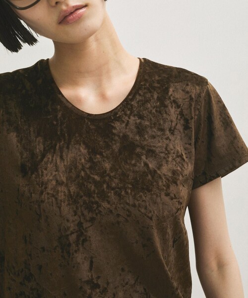 ADAM ET ROPE'（アダムエロペ）の「クラッシュベロアTシャツ（Tシャツ/カットソー・レディース・オフホワイト/ダークブラウン/モスグリーン/ブルー系/ピンク・F）」の14枚目の写真