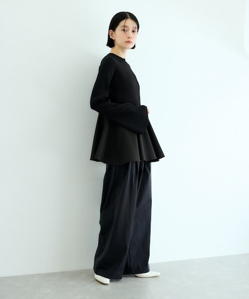 ADAM ET ROPE'(アダムエロペ)の「【サステナブル】ペプラムコンビニットプルオーバー(Tシャツ/カットソー・レディース・ブラック/オフホワイト/ライトグリーン・F)」の10枚目の写真