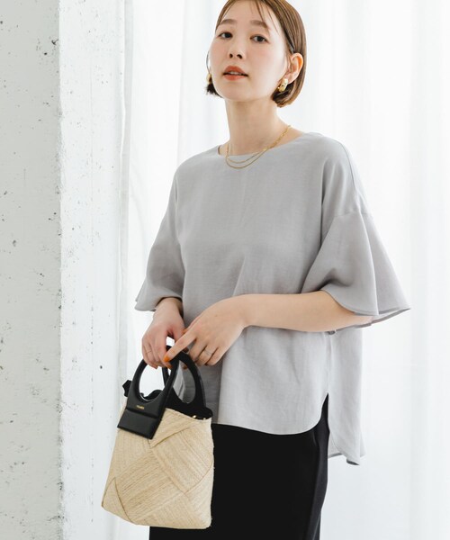 URBAN RESEARCH ROSSO（アーバンリサーチロッソ）の「F by ROSSO　リネンフレアスリーブブラウス（シャツ/ブラウス・レディース・BLUE/PINK/L/GRAY/BLACK・FREE）」の2枚目の写真