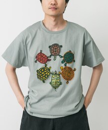 URBAN RESEARCH DOORS（アーバンリサーチドアーズ）の「LIBERTY GRAPHICS　Turtle Circle（Tシャツ/カットソー・メンズ）」