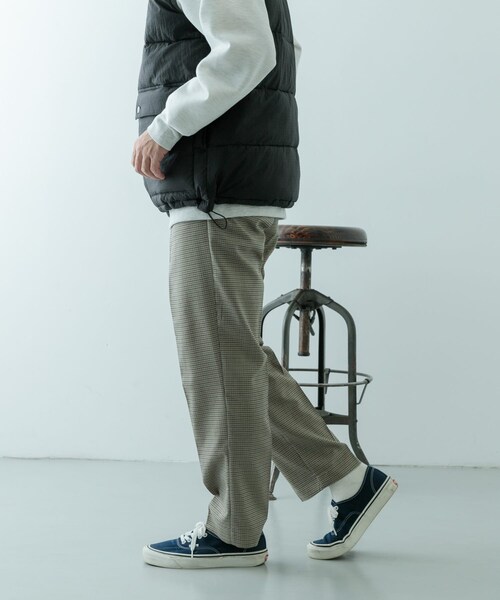 ITEMS URBANRESEARCH(アイテムズ アーバンリサーチ)の「ガンクラブチェック テーパードパンツ(その他パンツ・メンズ・BLK/BEG/BRN・M/L)」の21枚目の写真