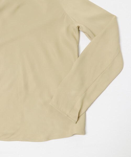 URBAN RESEARCH(アーバンリサーチ)の「RECTO SATIN BLOUSE(シャツ/ブラウス・レディース・L BEIGE・S)」の5枚目の写真