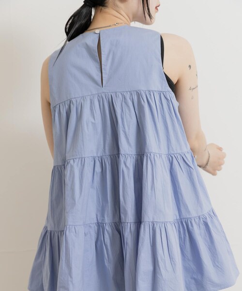 THE GOODLAND MARKET（ザグッドランドマーケット）の「FANAKA　Poplin tiered blouse（シャツ/ブラウス・レディース・024BLU/BLACK/58BRN・FREE）」の18枚目の写真