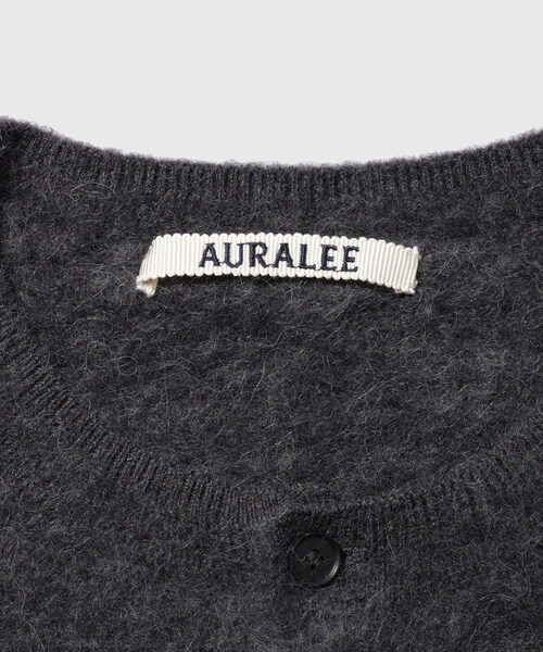 ADAM ET ROPE'（アダムエロペ）の「【AURALEE/オーラリー】GARMENT-DYED BABY ALPACA FUR KNIT C/NECK CARDIGAN（カーディガン/ボレロ・メンズ・ライトグレー/ブルー系・3/4）」の12枚目の写真