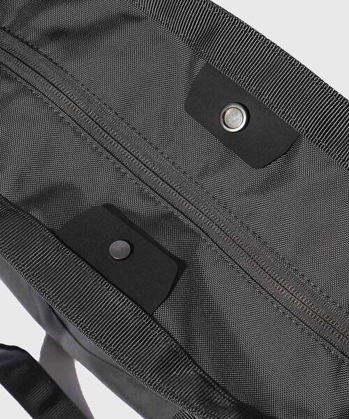 ADAM ET ROPE'（アダムエロペ）の「【MONOLITH/モノリス】TOTE STANDARD S（トートバッグ・メンズ・ブラック/ライトグレー・F）」の22枚目の写真