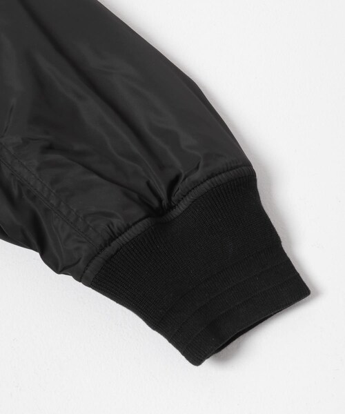 URBAN RESEARCH(アーバンリサーチ)の「phenix ULTRALIGHT MOD MA-1 JACKET(MA-1・メンズ・KHAKI/BLACK・3/4)」の5枚目の写真