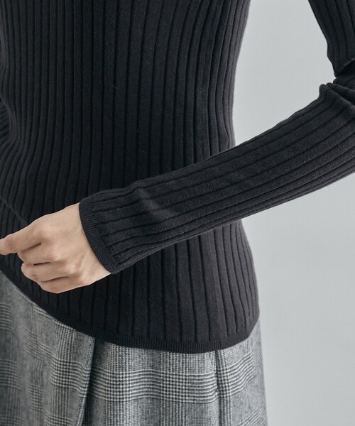 ROPE'(ロペ)の「【限定店舗・J'aDoRe限定】エレガンス キュアフィーロ 天竺クルーネックリブプルオーバー(Tシャツ/カットソー・レディース・ネイビー/オフホワイト・F)」の14枚目の写真