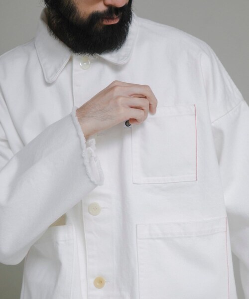 URBAN RESEARCH（アーバンリサーチ）の「『別注』LOWERCASE×URBS　FACEカバーオール（デニムジャケット・メンズ・WHITE・M/L/XL）」の6枚目の写真