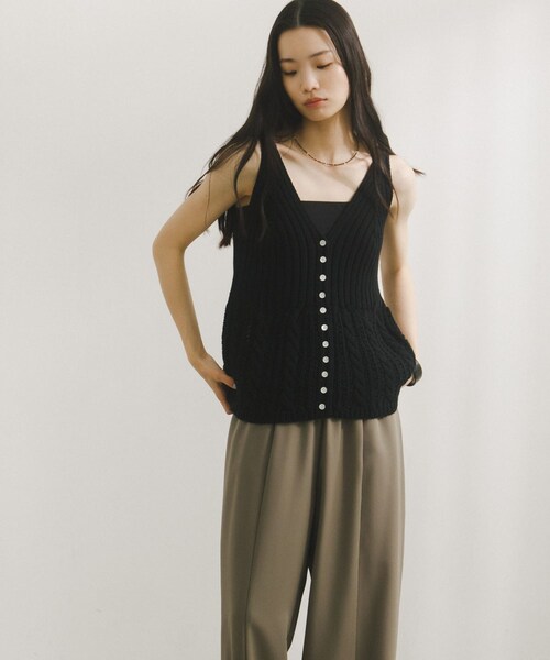 URBAN RESEARCH DOORS(アーバンリサーチドアーズ)の「Button Cotton Knit Vest(ベスト・レディース・BEIGE/BLACK・Free)」の5枚目の写真