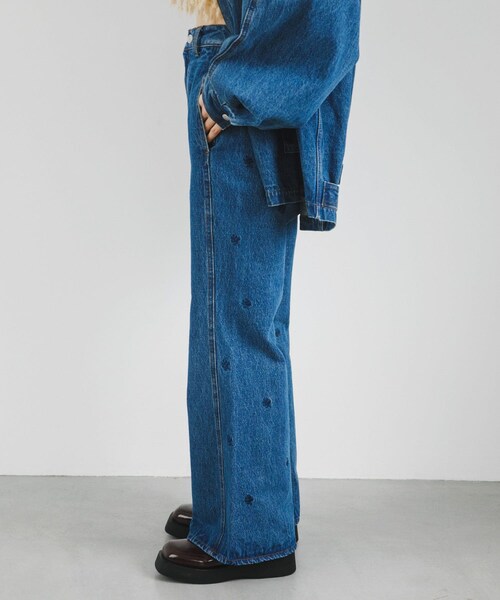 KBF（ケイビーエフ）の「シームポケットフレアデニム（デニムパンツ・レディース・L.BLUE/BLUE/L.BLUE刺繍/BLUE刺繍・36/38）」の18枚目の写真