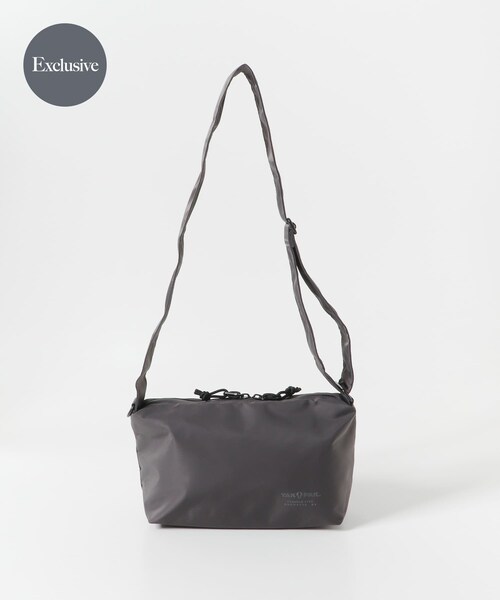 URBAN RESEARCH DOORS(アーバンリサーチドアーズ)の「『別注』YAKPAK×DOORS SHOULDER BAG S(ショルダーバッグ・メンズ・BLACK/CHARCOAL/BROWN/WHITE・-)」の3枚目の写真