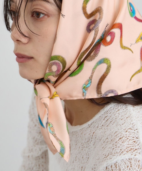 ADAM ET ROPE'（アダムエロペ）の「【LA PRESTIC OUISTON】CARRE 65cm SCARF SE（バンダナ/スカーフ・レディース・ベージュ系・F）」の12枚目の写真