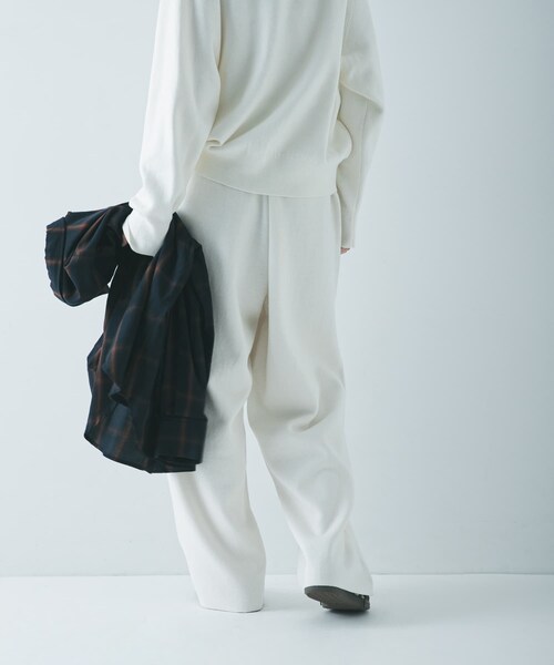 URBAN RESEARCH(アーバンリサーチ)の「コットンカシミヤルーズニットパンツ(その他パンツ・レディース・OFF WHITE/BLACK・36/38)」の9枚目の写真