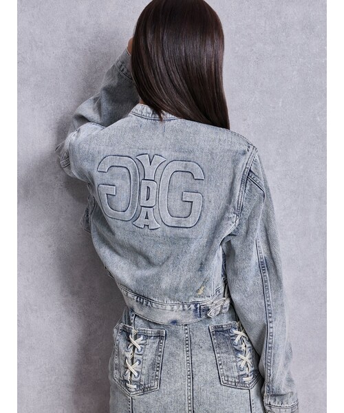 GYDA（ジェイダ）の「Symmery GYDA EMBOSSノーカラーデニムショートブルゾン（デニムジャケット・レディース・ブラック/ブルー/アイスブルー・F）」の5枚目の写真