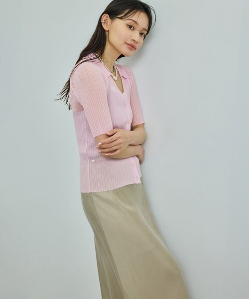 ROPE'（ロペ）の「【洗える】【WEB・一部店舗限定】シアーリブＶネックポロニット（ニット/セーター・レディース・ブラック/ベージュ/ターコイズ/ピンク・F）」の13枚目の写真