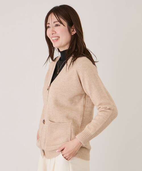 Jayro（ジャイロ）の「カラーVネックカーディガン（カーディガン/ボレロ・レディース・ブラック/グレー/ホワイト系/ベージュ/グリーン/キミドリ/カーキ/ブルー系/レッド/オレンジ・F）」の22枚目の写真