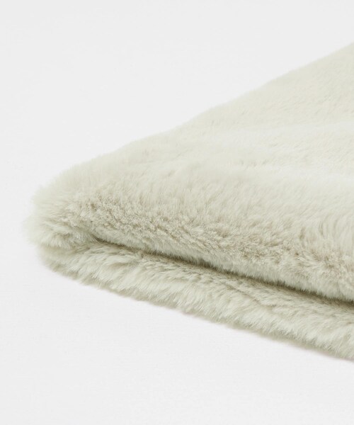 URBAN RESEARCH（アーバンリサーチ）の「フェイクファースヌード（ネックウォーマー/スヌード・レディース・IVORY/GREGE/CHARCOAL・FREE）」の6枚目の写真