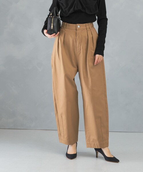URBAN RESEARCH ROSSO（アーバンリサーチロッソ）の「タックカーブパンツ（その他パンツ・レディース・brown/camel・36/38）」の2枚目の写真