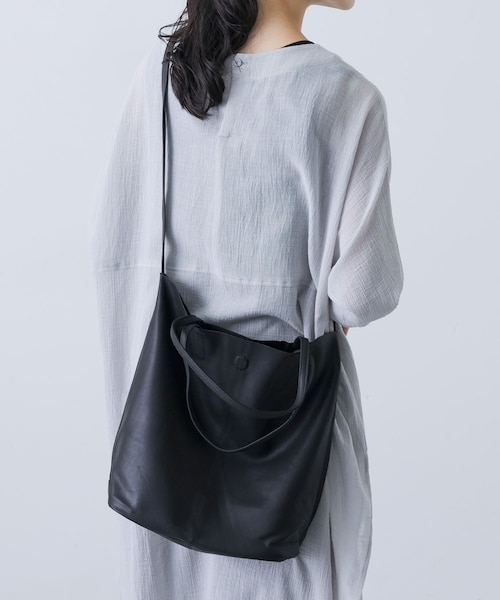 かぐれ（カグレ）の「Morphee　3WAY MEDIUM TOTE (LONG)（トートバッグ・レディース・BLACK・M）」の3枚目の写真