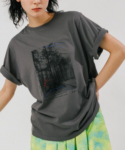EKAL（エカル）の「フォトプリントショートスリーブTシャツ（Tシャツ/カットソー・レディース・ホワイト/ベージュ/グレー・One）」の17枚目の写真