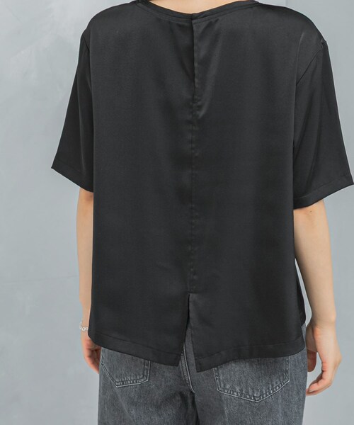 URBAN RESEARCH ROSSO（アーバンリサーチロッソ）の「UVカットサテンブラウス（Tシャツ/カットソー・レディース・MAUVEPINK/BLACK/OFF 1・Free）」の22枚目の写真