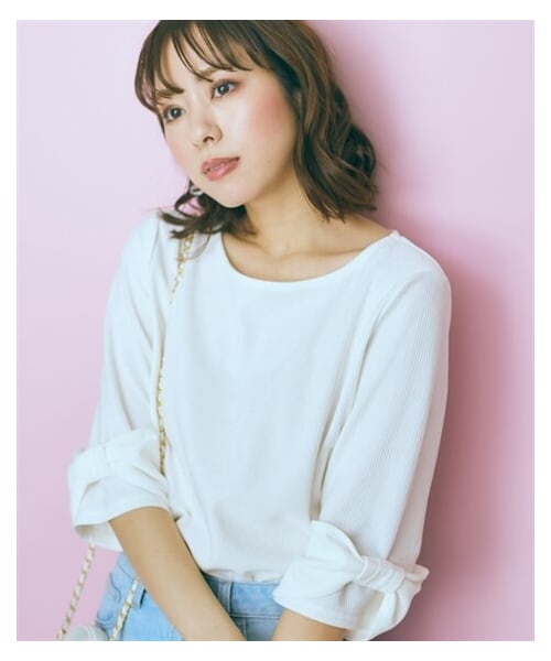 nissen（ニッセン）の「大きいサイズ リボンデザイントップス marun（Tシャツ/カットソー・レディース・オフホワイト/ピンク/黒/モカ・L/LL/3L/4L/5L/6L/8L/10L）」の6枚目の写真