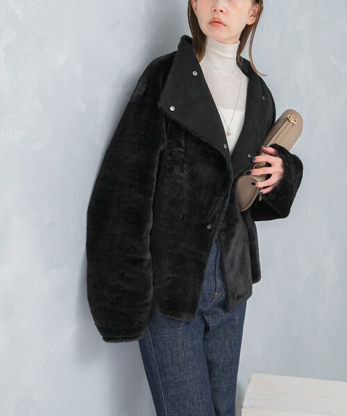 URBAN RESEARCH ROSSO（アーバンリサーチロッソ）の「『WEB/一部店舗限定』リバーシブルファーブルゾン（ブルゾン・レディース・IVORY/BLACK・FREE）」の2枚目の写真