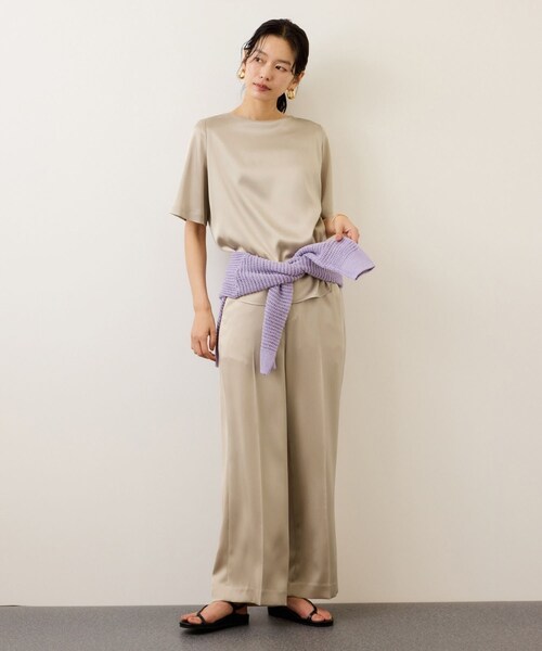 ROPE'（ロペ）の「ドレープサテンティーブラウス/セットアップ対応・イージーケア（シャツ/ブラウス・レディース・ブラック/キャメル系/ベージュ・F）」の11枚目の写真