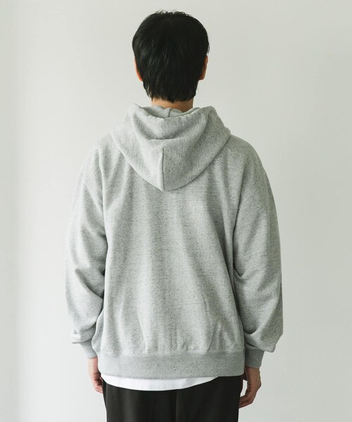 URBAN RESEARCH DOORS(アーバンリサーチドアーズ)の「commpost 反毛裏毛ジップフーディ(パーカー・メンズ・TOP GRAY・M/L/XL)」の3枚目の写真