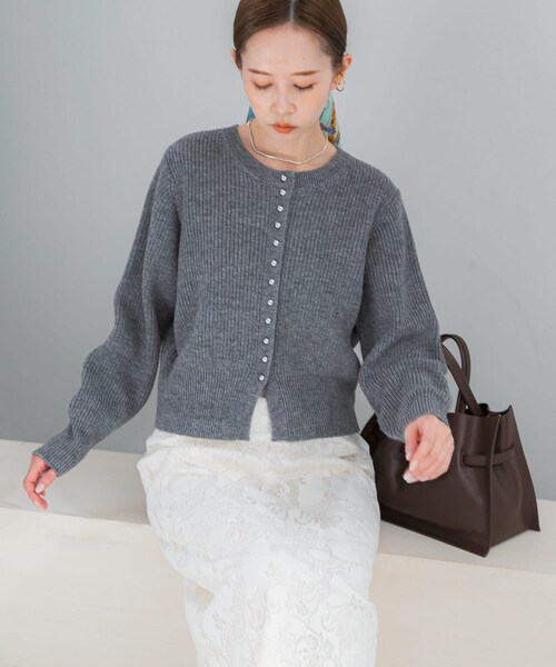 URBAN RESEARCH ROSSO（アーバンリサーチロッソ）の「ボタンデザインニットプルオーバー（カーディガン/ボレロ・レディース・WHITE/PINK/GRAY・Free）」の18枚目の写真