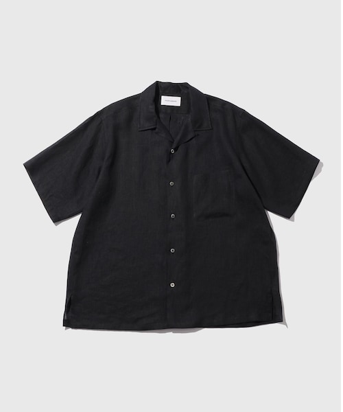 ADAM ET ROPE'(アダムエロペ)の「【MARKAWARE/マーカウェア】NEW OPEN COLLAR S/S SHIRT(シャツ/ブラウス・メンズ・ブラック・1/2/3)」の1枚目の写真
