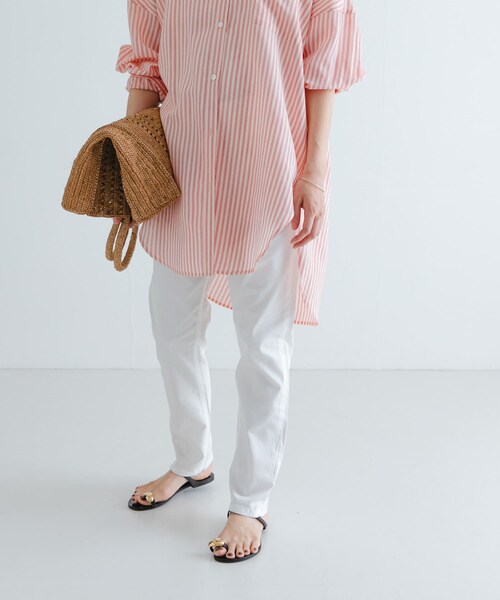 URBAN RESEARCH（アーバンリサーチ）の「『4サイズ展開』テーパードチノパンツ（チノパンツ・レディース・ブラック/オリーブ/キャメル/カーキ/ベージュ/ネイビー/オフ/ダークブラウン・XS/S/M/L）」の11枚目の写真