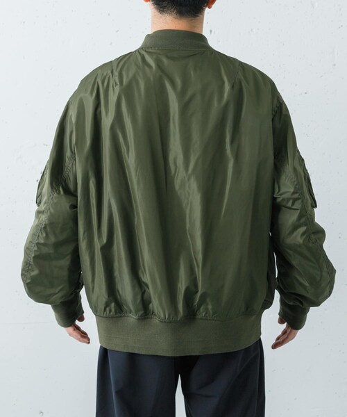 URBAN RESEARCH（アーバンリサーチ）の「phenix　ULTRALIGHT MOD MA-1 JACKET（MA-1・メンズ・KHAKI/BLACK・3/4）」の7枚目の写真