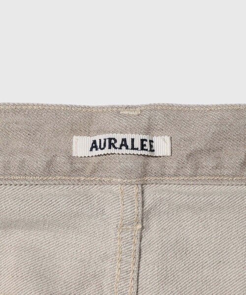 ADAM ET ROPE'(アダムエロペ)の「【AURALEE/オーラリー】FADED HARD TWIST BROWN DENIM WIDE PANTS(デニムパンツ・メンズ・ライトグレー・28/30/32/34)」の12枚目の写真