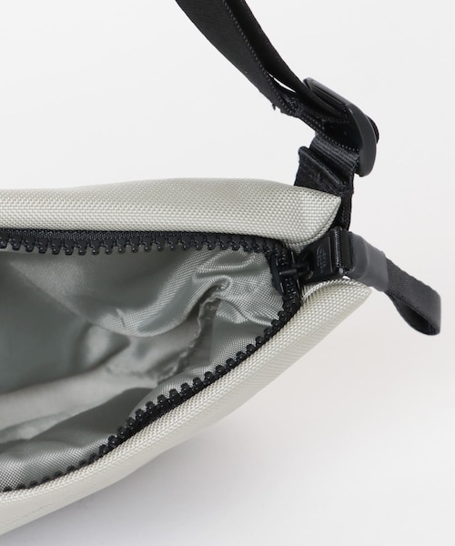 URBAN RESEARCH Sonny Label（アーバンリサーチサニーレーベル）の「THE NORTH FACE　PYRENEES SHOULDER S（ショルダーバッグ・メンズ・ブラック/ソープストーン/スレートグレー・One）」の6枚目の写真