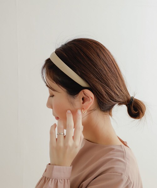 URBAN RESEARCH DOORS(アーバンリサーチドアーズ)の「スリムカチューシャ(カチューシャ・レディース・GREGE/BLACK・-)」の3枚目の写真