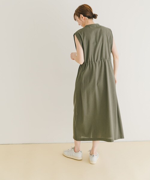 ITEMS URBANRESEARCH（アイテムズ アーバンリサーチ）の「ウエストドロストノースリワンピース（ワンピース・レディース・NVY/GRN/L.BRN・FREE）」の15枚目の写真