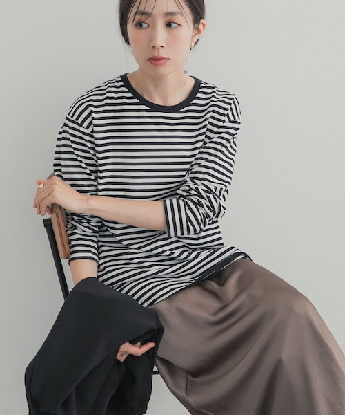 URBAN RESEARCH DOORS（アーバンリサーチドアーズ）の「コットンラウンドヘムカットソー（Tシャツ/カットソー・レディース・OFF/BORDER・S/M）」の15枚目の写真